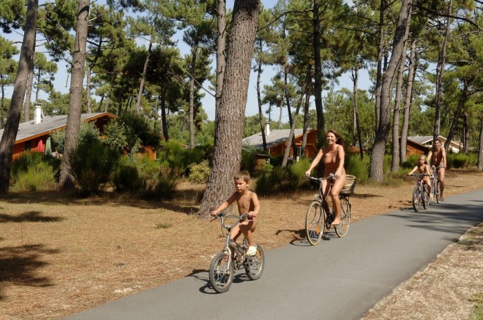 Naturists camp France video [Nudist Planet]