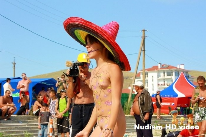 Neptune's feast celebrate a large group of nudists Purenudism HD video [Nudist Planet]